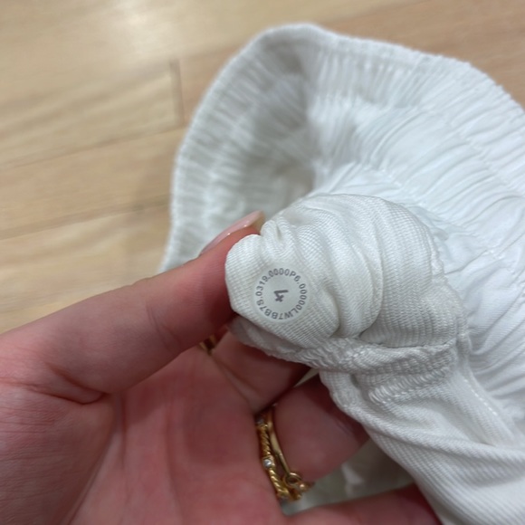 Lululemon reflective shorts - Picture 4 of 4